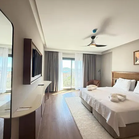 Cunda Kizilca Deluxe & Hotel 4*