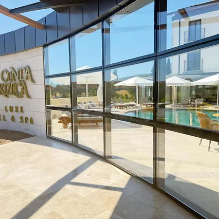 Cunda Kizilca Deluxe & 4*