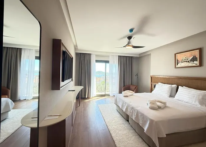 Cunda Kizilca Deluxe & Hotel 4*