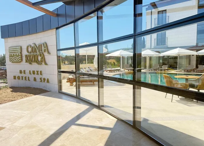 Cunda Kizilca Deluxe & 4*